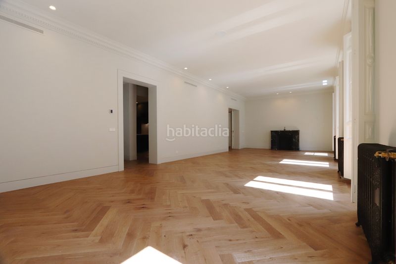 Foto fa1d85e9-066b-47d4-bc50-c11c0a4f1ea4. Piso en Jerónimos Madrid