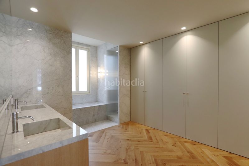 Foto fd5b1335-8e1e-4fd5-9ecf-4f719cb13845. Piso en Jerónimos Madrid