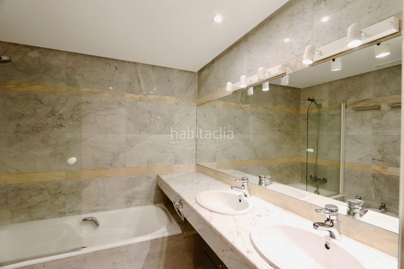 Foto bdc5c97b-4ff6-4d2b-8b55-ba000e0bb6b0. Pis amb calefacció aparcament piscina a Almagro Madrid