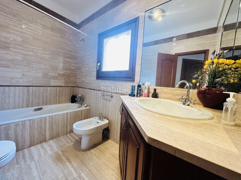 Foto 30284029-f16f-41d6-a7a6-b5a06aa6f064. Casa amb piscina a Requesens Empuriabrava