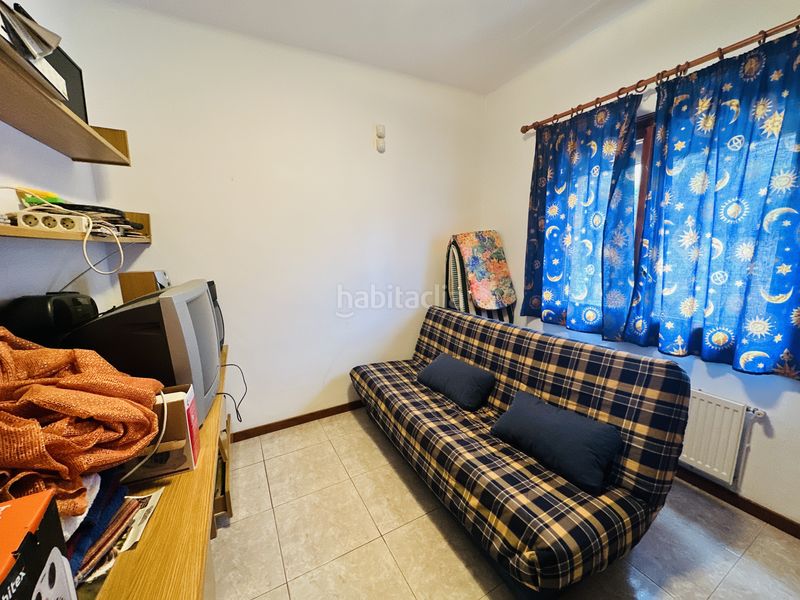 Foto b465641f-be71-4b47-bb66-a95dbe4c7169. Casa amb piscina a Requesens Empuriabrava