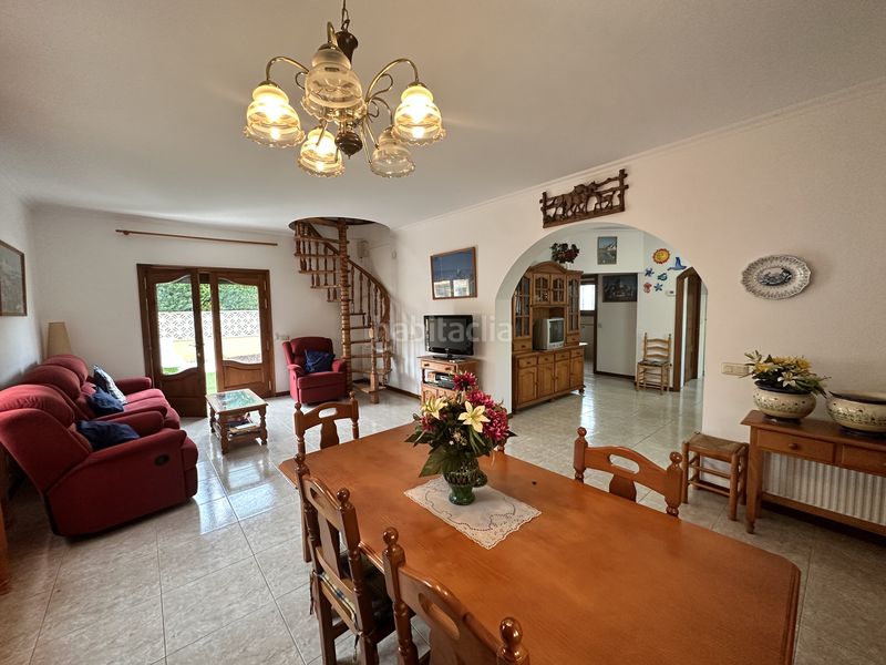 Foto f559958d-834f-4fc4-884d-822e7a503a34. Casa amb piscina a Requesens Empuriabrava