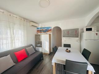 Pis a Alberes. Piso reformado con piscina comunitaria