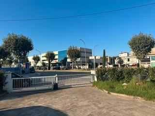 Local Comercial a Puigmal - Mas Nou. Amplio local en venta en empuriabrava