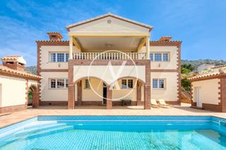 Lloguer Xalet a Palau-saverdera. Villa disponible para alquiler anual