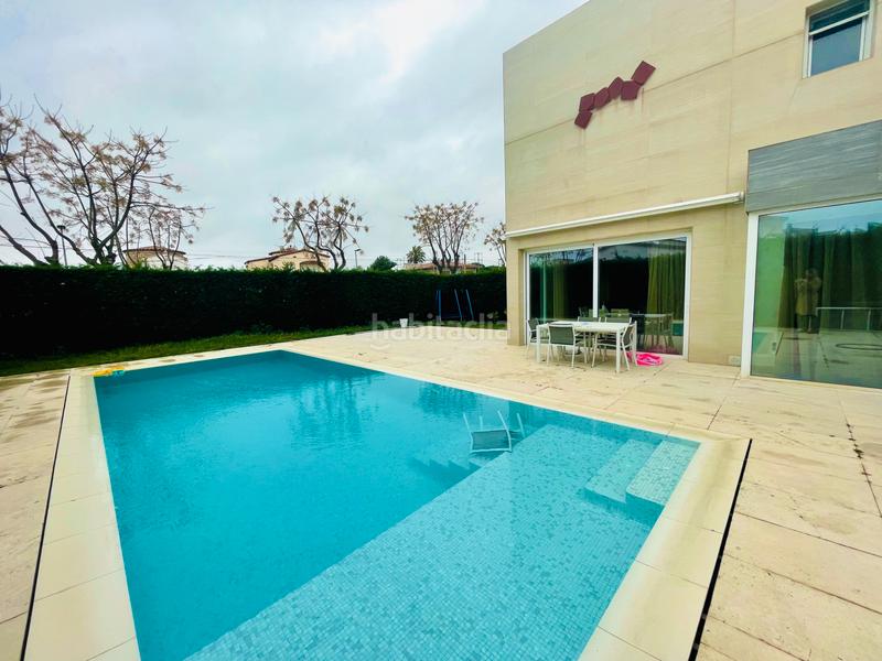 Foto 01b06f64-9f50-44ea-b7a7-7f01027d857f. Chalet casa con piscina en venta en Alberes Empuriabrava