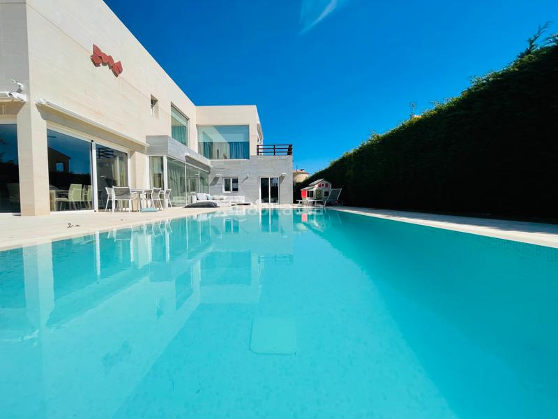 Foto 50641917-7f6d-448a-b556-92b15d069548. Chalet casa con piscina en venta en Alberes Empuriabrava