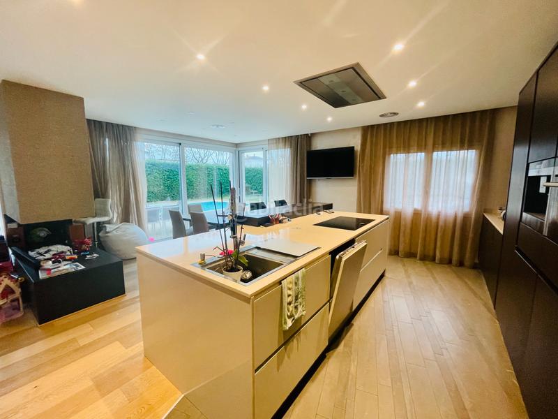 Foto 87e0fb02-b175-4962-b080-cfda812e0528. Chalet casa con piscina en venta en Alberes Empuriabrava