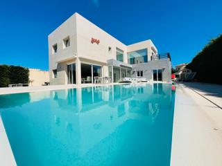 Chalet à Alberes. Casa con piscina en venta en empuriabrava