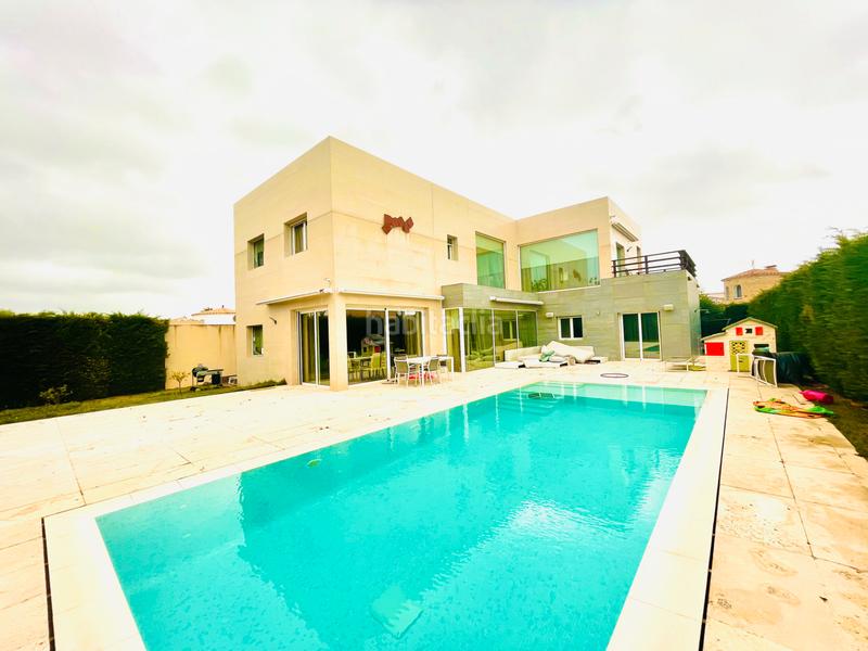 Foto b5b6ed4b-921e-4e8c-8f57-ea7c7a17c8f5. Chalet casa con piscina en venta en Alberes Empuriabrava