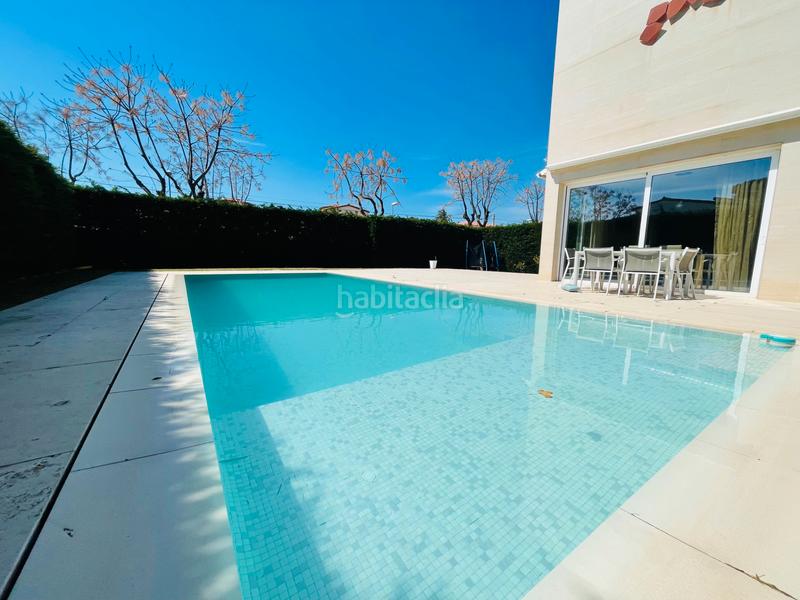 Foto dbdcc3db-4f59-49c3-96cc-c462d11fe550. Chalet casa con piscina en venta en Alberes Empuriabrava