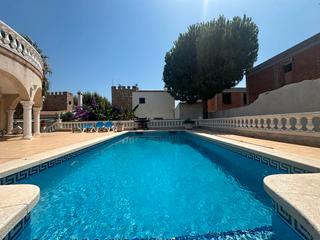 Lloguer Casa a Carmençó. Casa para alquiler anual con piscina