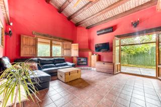 Casa a Sils. Casa en venta en un entorno de calma y naturaleza