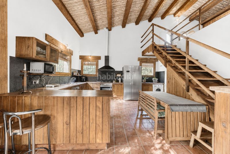 Foto b6b1043b-42b5-491f-a7c4-0d922816cc7a. Casa amb xemeneia calefacció aparcament a Sils