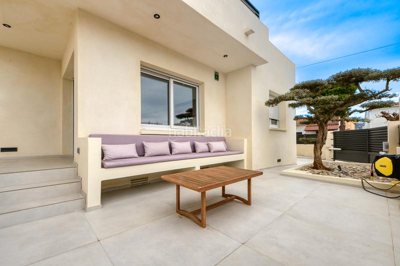 Foto 24b56b9d-aab2-4cab-abb0-d8a0a99c10c8. Alquiler casa  con piscina para alquiler anual en Roses