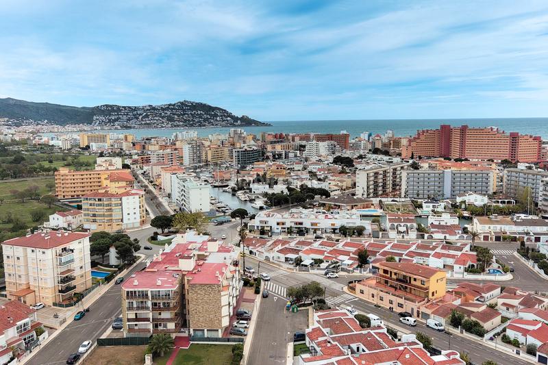 Foto f0408482-0903-4bcc-8cb9-9a7fccb3af4a. Alquiler casa  con piscina para alquiler anual en Roses