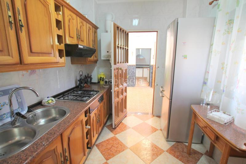 Foto 1b7ac04a-7cd8-4e97-9dc2-acad052df3ea. Chalet con riscaldamento parcheggio piscina in Oromana Alcalá de Guadaira