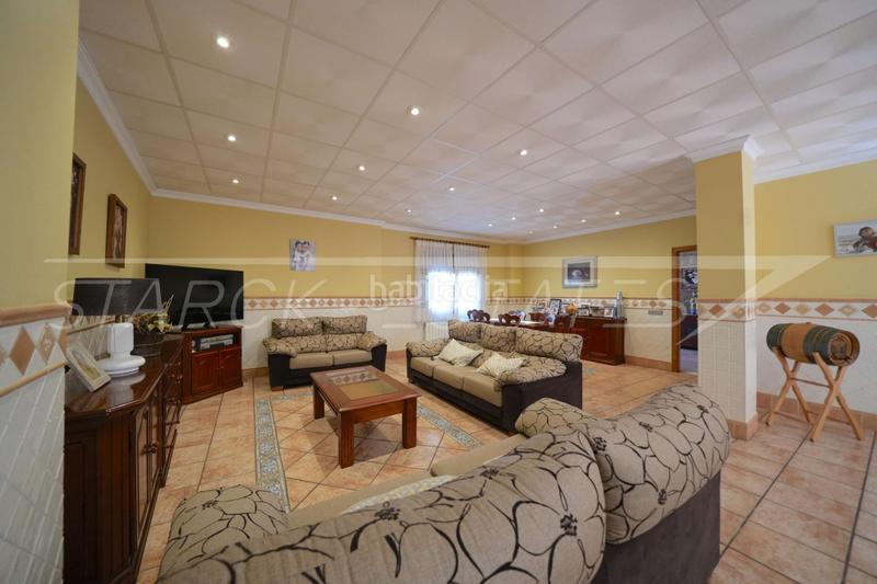 Foto bcbf2075-5902-4813-b0d0-e57a5df70327. Casa adosada en Verger (el)