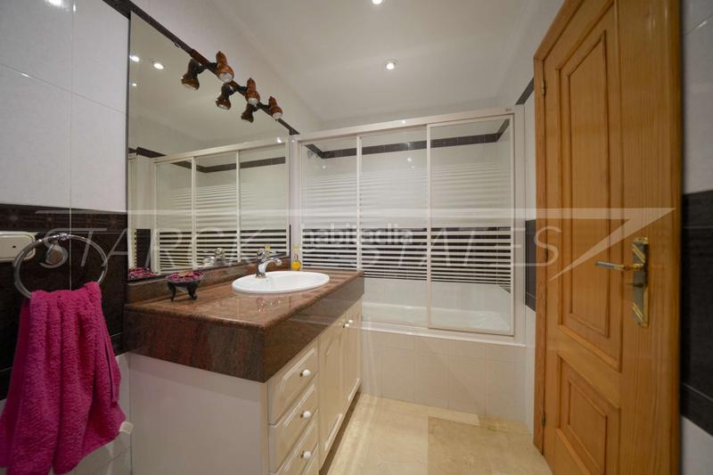 Foto cbb6a060-b9e2-4d2f-a230-9a42d1b7ef21. Casa adosada en Verger (el)