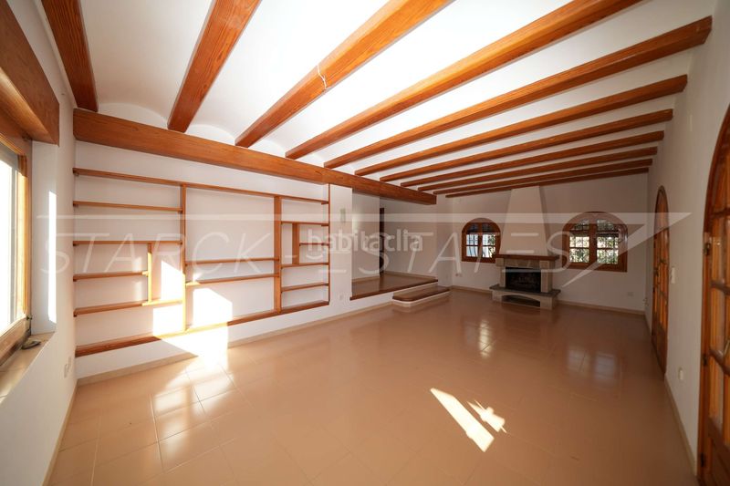 Foto 7dfbcdcb-90ce-451d-9520-3d61621ad436. Casa amb xemeneia a Sanet y Negrals