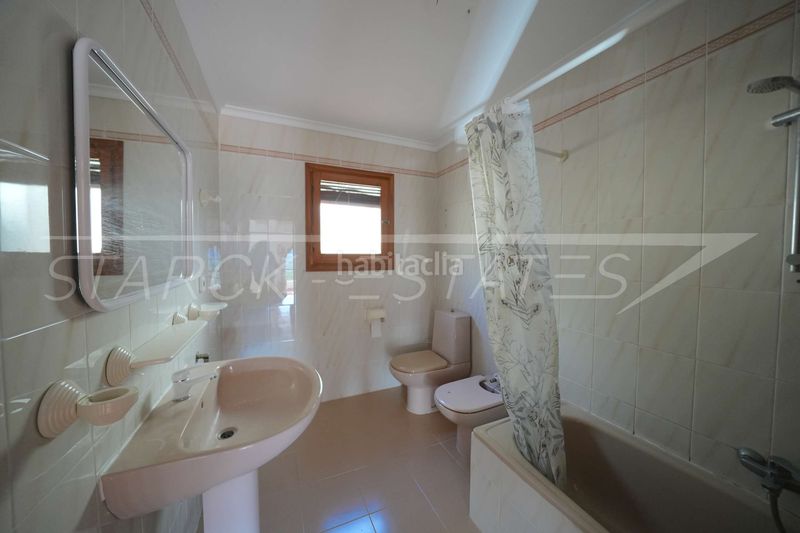 Foto ee1bc42c-7ad6-4066-97c7-d64fd4b89af5. Casa amb xemeneia a Sanet y Negrals