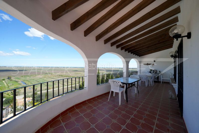 Foto 65584a4d-44bc-4ba3-a199-524a56e05c82. Casa amb xemeneia piscina a Pego