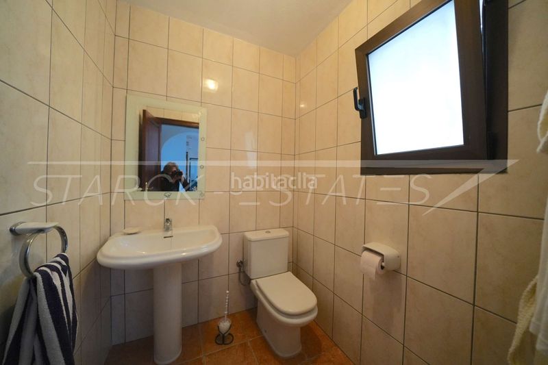 Foto b441a40e-4e35-441d-bbed-6bc9b2f795e0. Casa amb xemeneia piscina a Pego