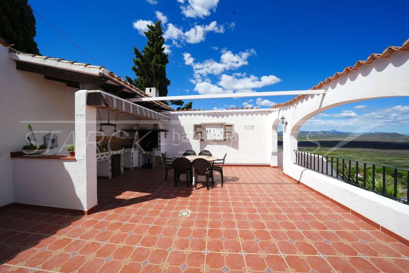 Foto b890fc3b-8e98-4761-a5d8-277e6c056268. Casa amb xemeneia piscina a Pego