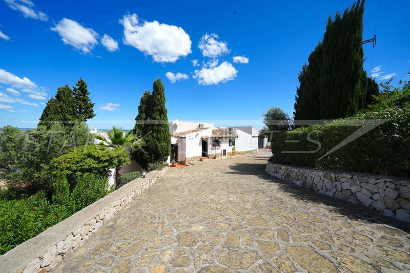 Foto c822d088-2cbd-4d47-a5e4-5a2b167d480d. Casa amb xemeneia piscina a Pego