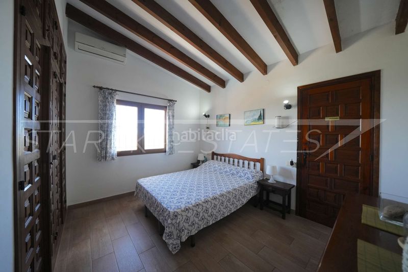 Foto db50529b-d442-4743-a1ad-5381df3770ba. Casa amb xemeneia piscina a Pego