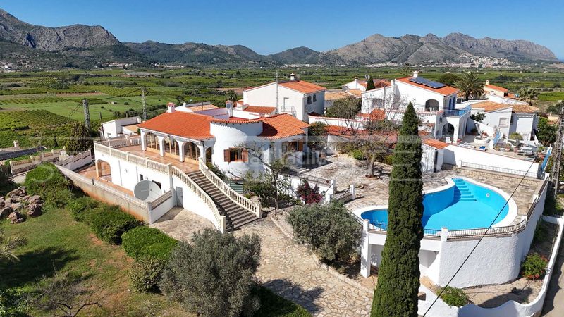 Foto 614f39ac-f5c5-4aee-aa17-e4af1b124e71. Casa con camino in Orba