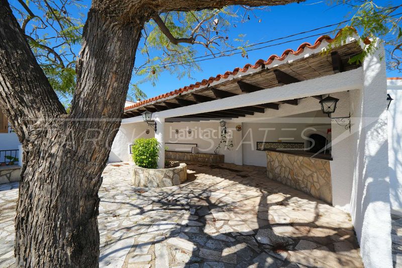 Foto 9fa58755-3e37-4101-942c-7b6c1c9d7c50. Casa con camino in Orba
