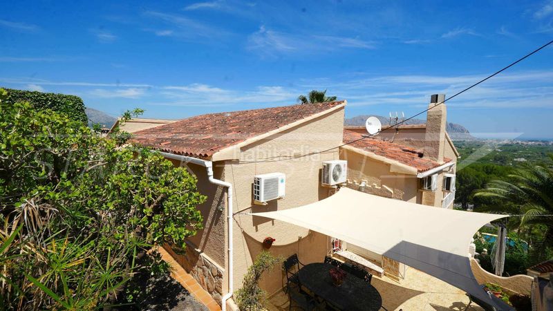 Foto a478b8e2-277c-47d2-8563-80254608a710. Casa amb xemeneia piscina a Benidoleig
