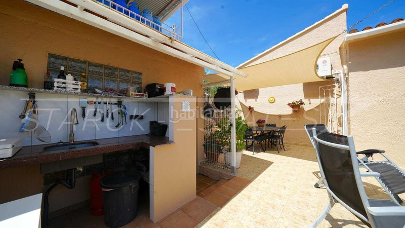 Foto ab18ea68-278c-4f6a-99cc-bfec5a5351d6. Casa amb xemeneia piscina a Benidoleig