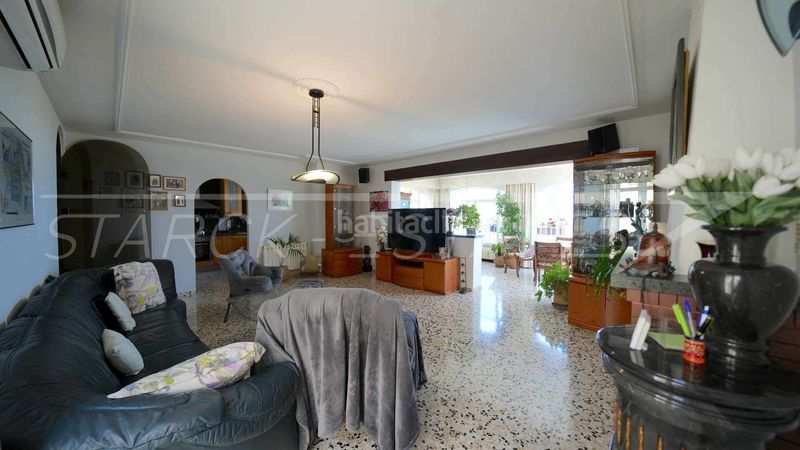 Foto b4fe9e71-a46f-4604-b22d-191b1b921823. Casa amb xemeneia piscina a Benidoleig