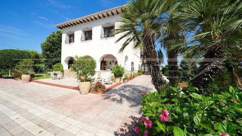 Foto ae3d6ca2-671b-4eb7-a41f-b9e33072cc90. Terreny residencial a Pedreguer