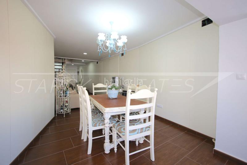 Foto ee1731ff-6cd2-4202-8afa-22a76b85928a. Casa adossada a Castell de Castells