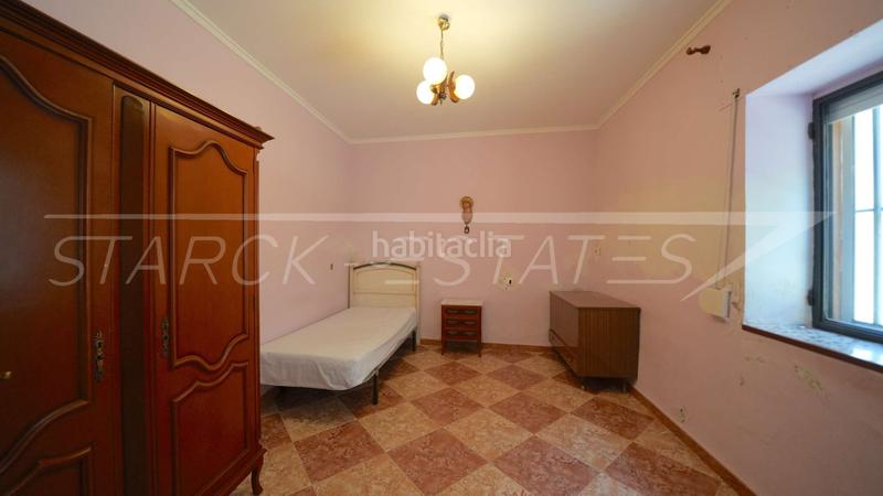 Foto c574c30d-6c62-4dff-8c03-cd2d94f7bff7. Casa adossada a Sanet y Negrals