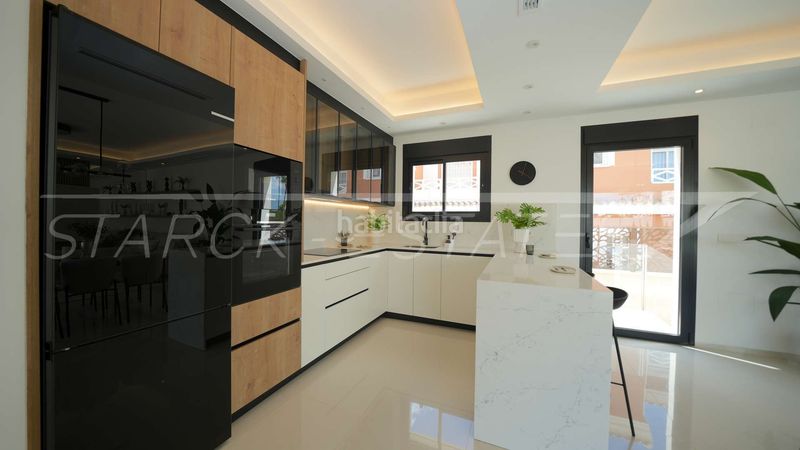 Foto b8632a59-ce45-4788-baee-d63013d314a2. Casa amb piscina a Centro de la Ciudad Quesada Rojales