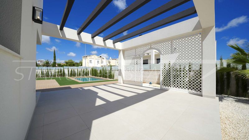 Foto e280f3d0-81b7-4983-a780-ffe2b8268635. Casa amb piscina a Centro de la Ciudad Quesada Rojales