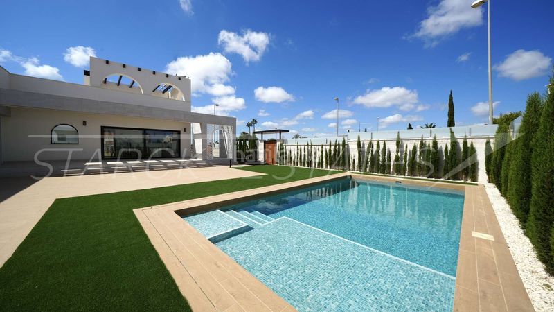 Foto e7939c3d-f345-4c07-833f-bc7dc1304491. Casa amb piscina a Centro de la Ciudad Quesada Rojales