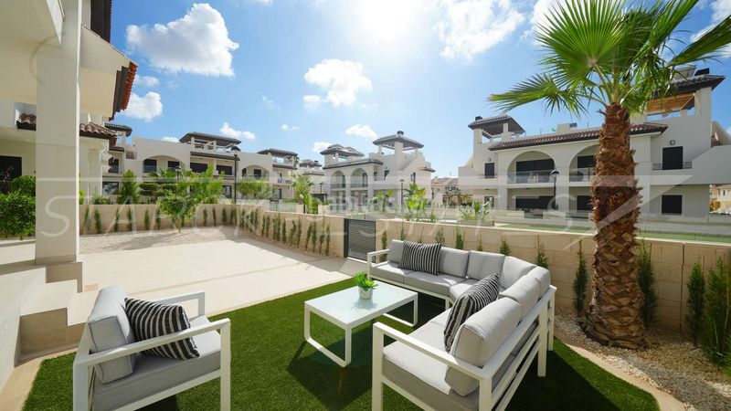 Foto b2a97fc9-57e6-4908-903c-3d771071a46a. Apartament amb piscina a Centro de la Ciudad Quesada Rojales