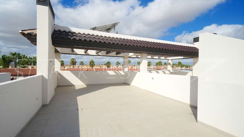 Foto 007c2ba5-dae5-4d3d-94a0-ba7731e45eec. Casa amb piscina a Centro de la Ciudad Quesada Rojales