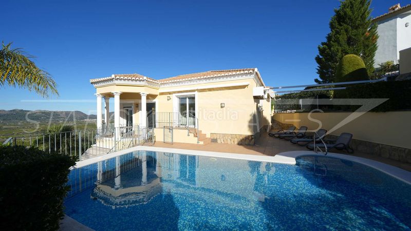 Foto cb26ae20-563d-4c56-a99a-d12654e148b8. Casa amb xemeneia piscina a Orba