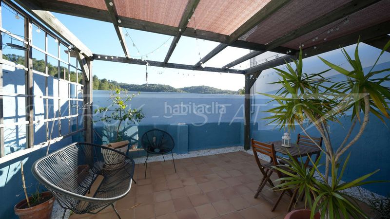 Foto 7e0d5023-f226-4c19-b050-2043e4e9d0ae. Casa adossada amb xemeneia a Benidoleig