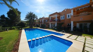 Etagenwohnung in La Sella. Apartamento panorámico exclusivo en primera línea de golf  lujo,