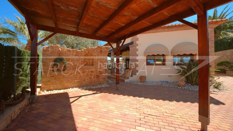 Foto 02795e80-99c9-4696-9588-ee15397c8d9f. Casa amb xemeneia piscina a Centro Urbano Dénia