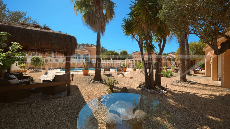 Foto 753b9143-3d9a-440f-8034-d1161d7d49f1. Casa amb xemeneia piscina a Orba
