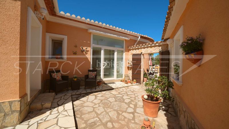 Foto a8552394-c29b-425e-9bec-f795968523db. Casa amb xemeneia piscina a Orba