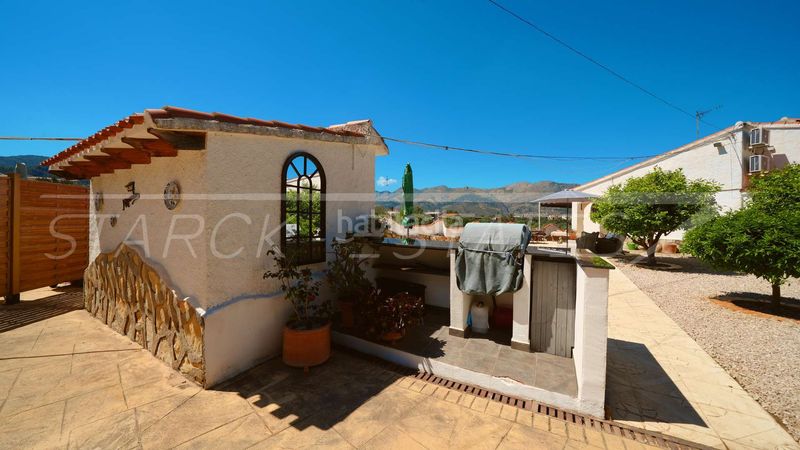 Foto 1d1e373d-f1f0-4b31-b835-8220205d2bfd. Casa amb xemeneia piscina a Orba